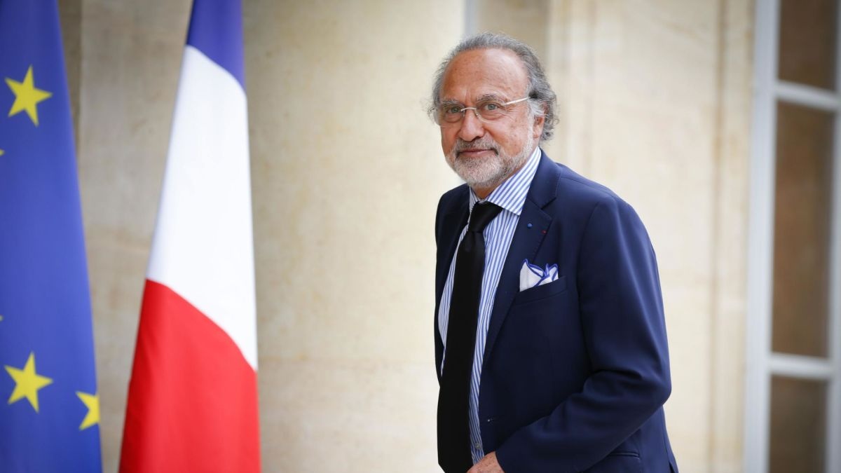 Ty phu Phap thiet mang anh 1