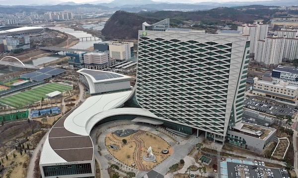 Hai quan chuc Han Quoc tu sat giua scandal bat dong san hinh anh