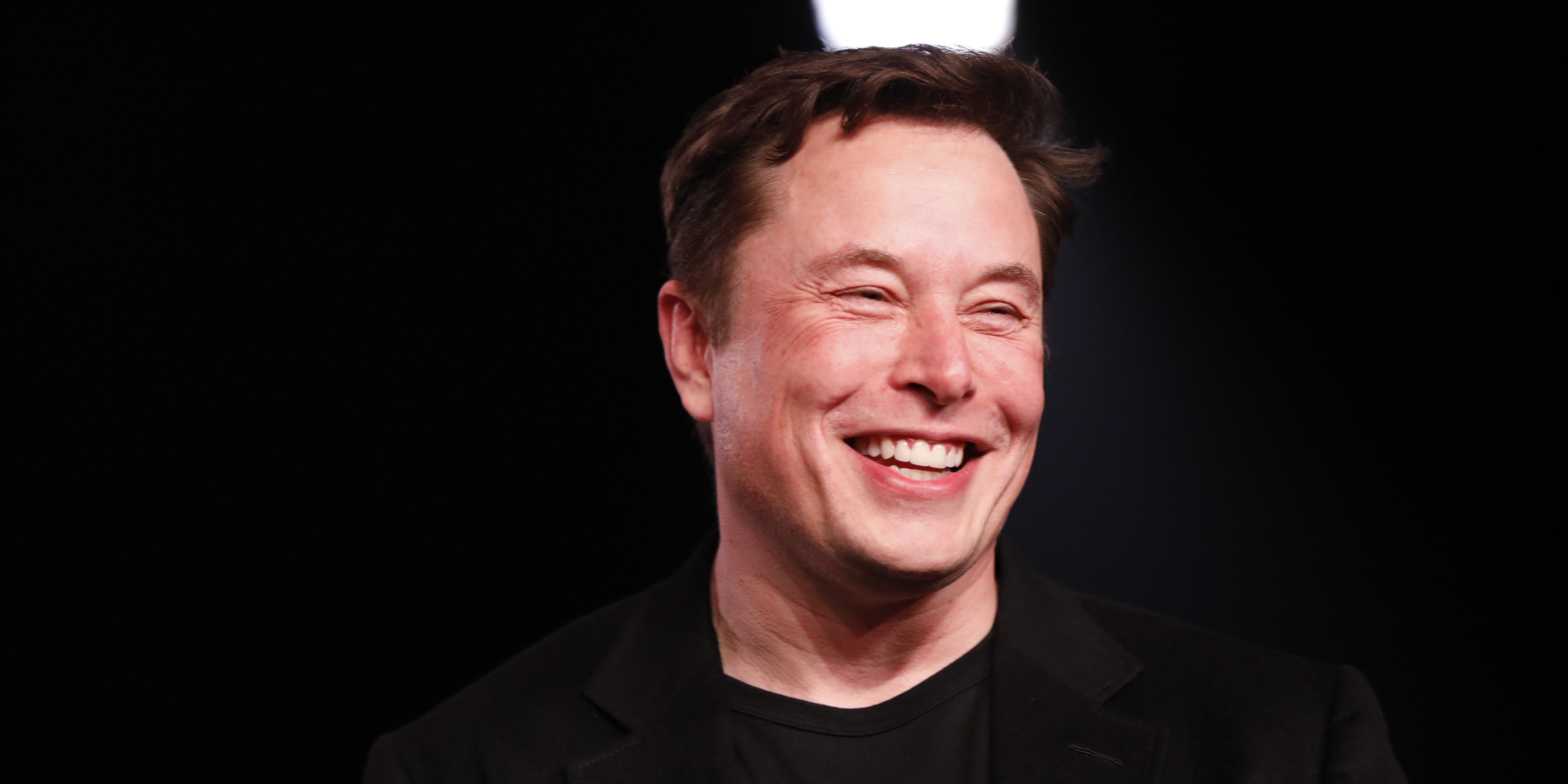 Elon Musk chuan bi nhan khoan thuong khong lo hinh anh