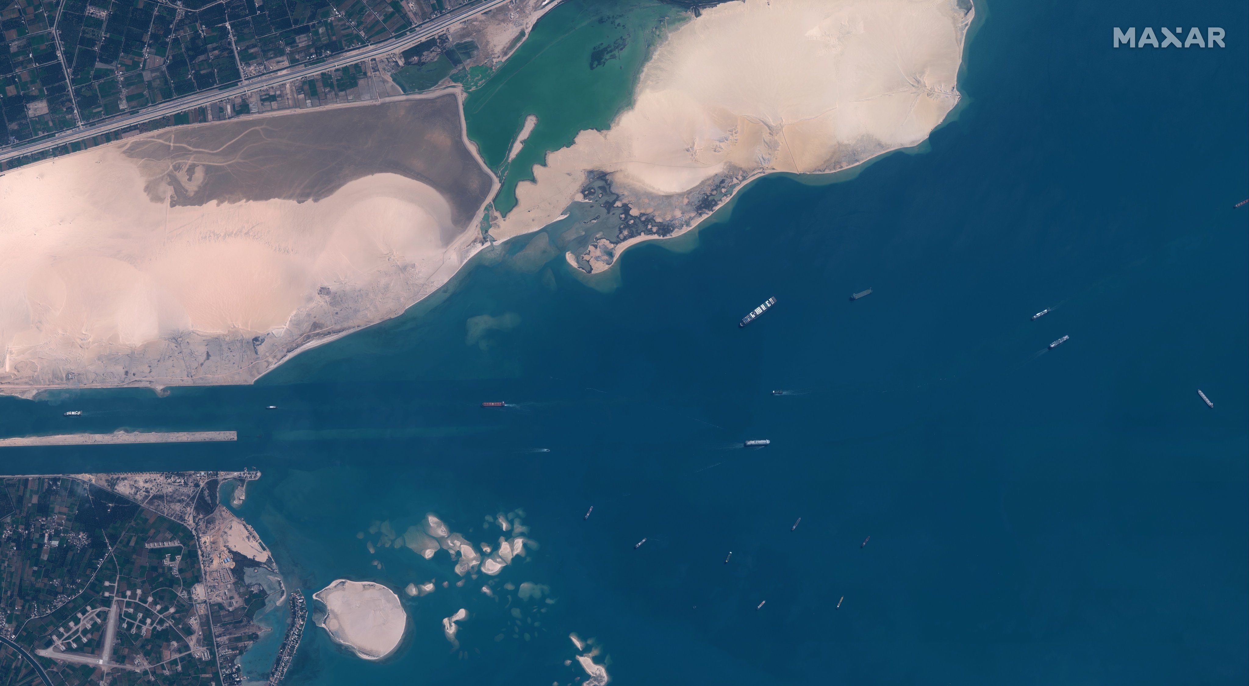 ever given bi ket o suez anh 1