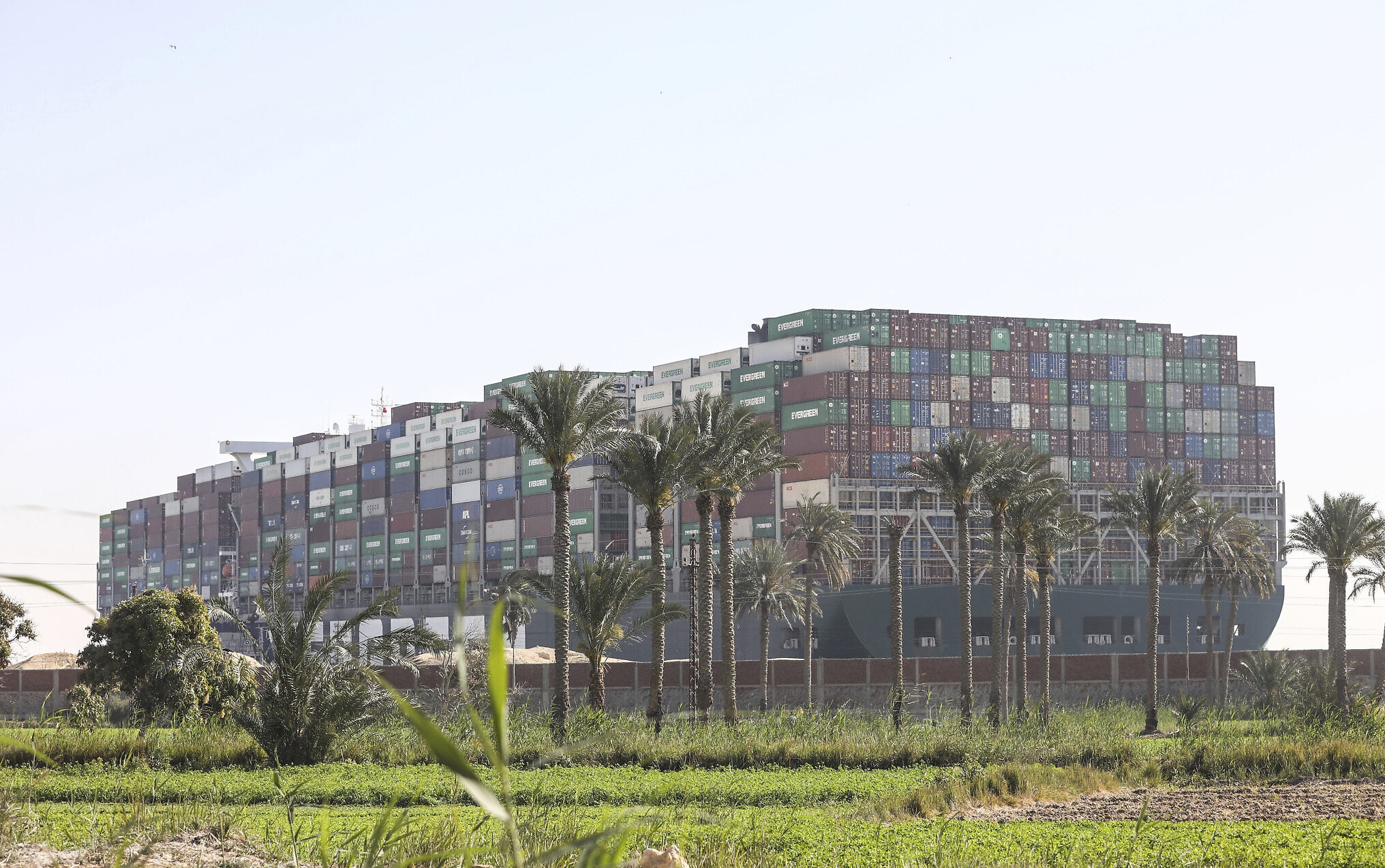 Ever Given mac can o Suez anh 1