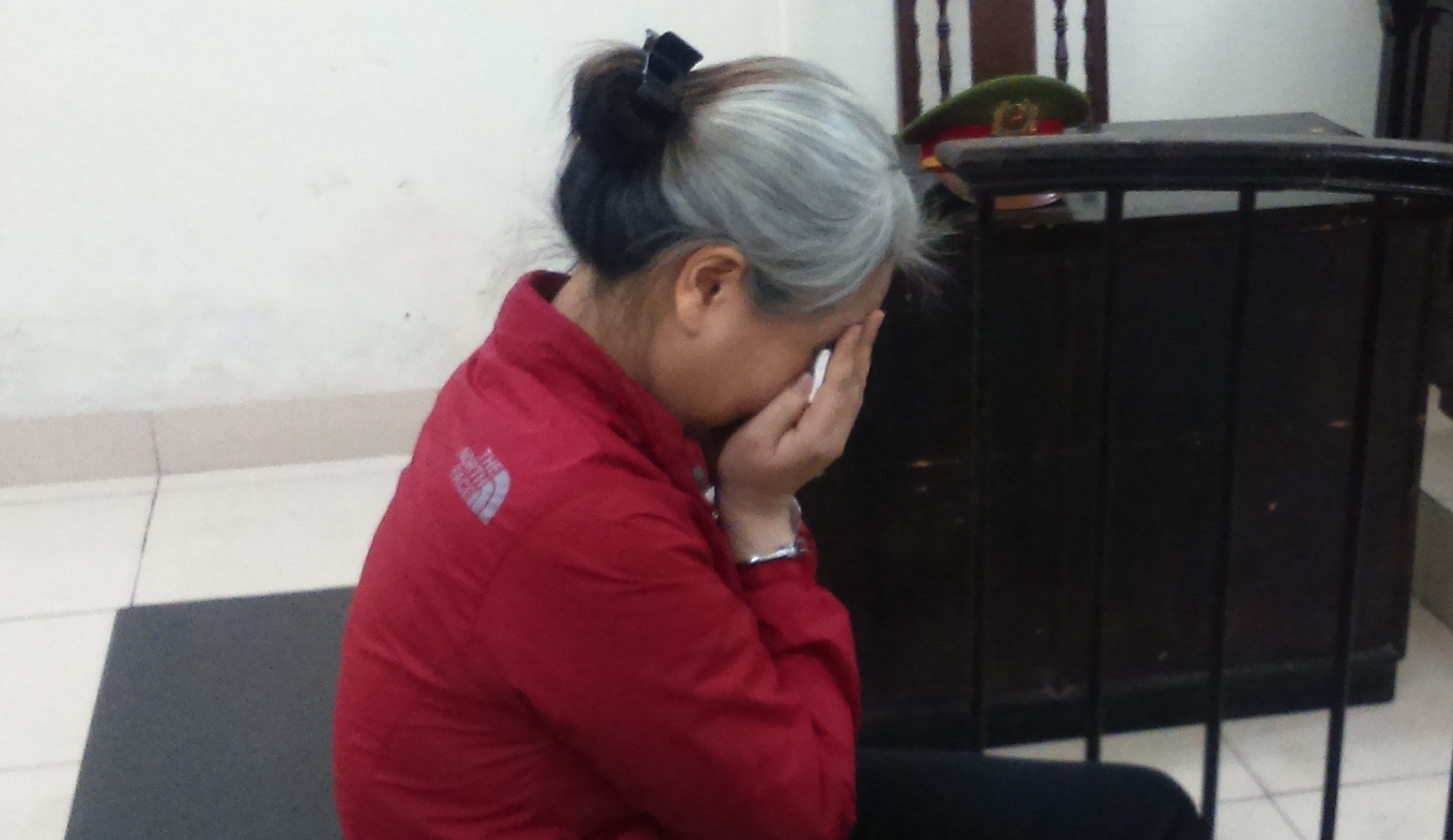 nu can bo nha van hoa tron no anh 1