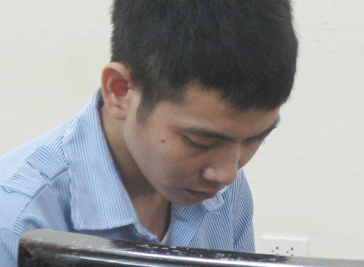 Truy sat tinh dich trong quan an sang hinh anh