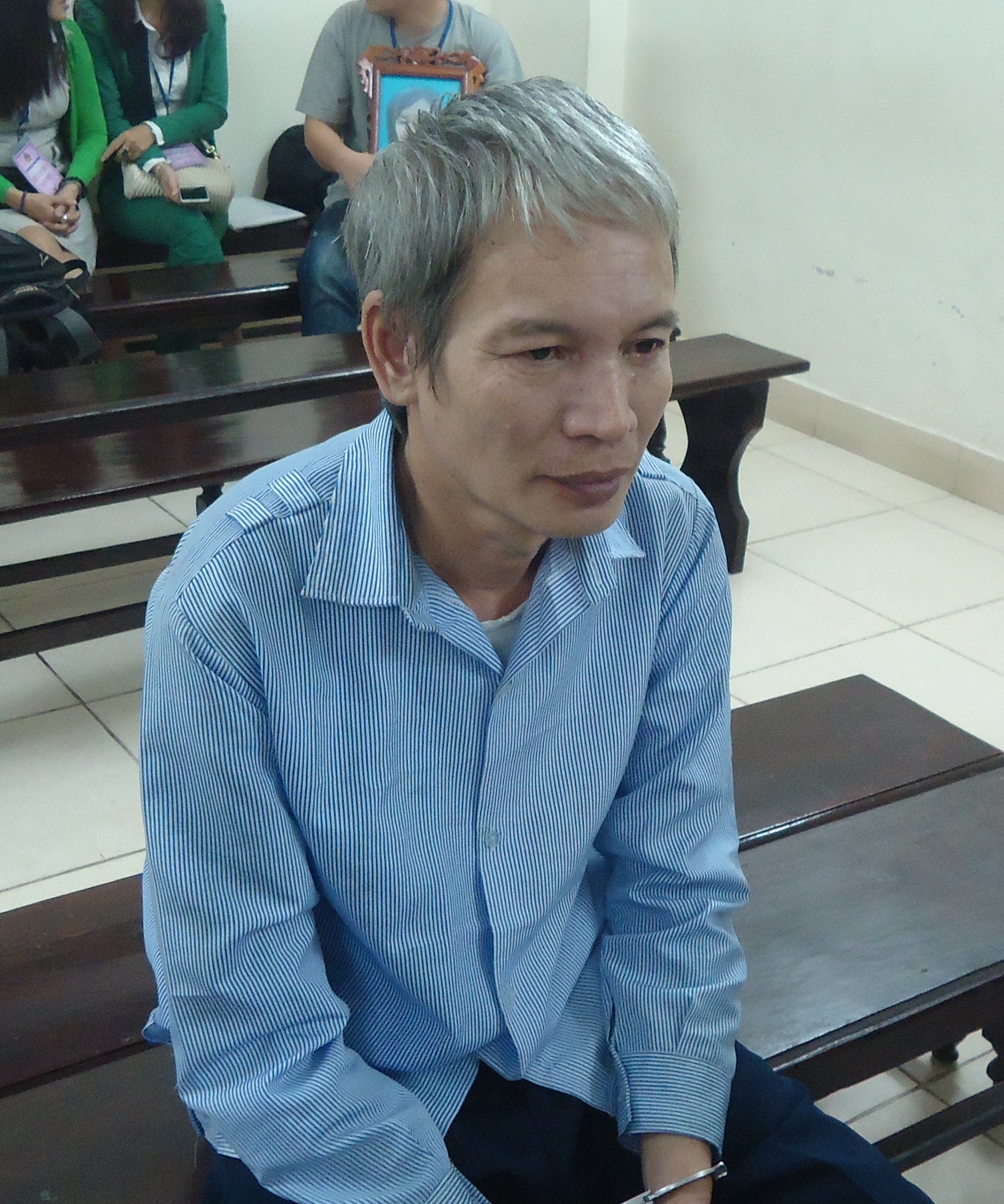 tu hinh ke sat hai em dau anh 1