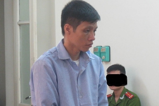 Em di tu, anh bi tu hinh sau ngay gio bo hinh anh