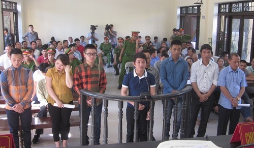 Minh 'sam' va dong bi khai gi anh 1