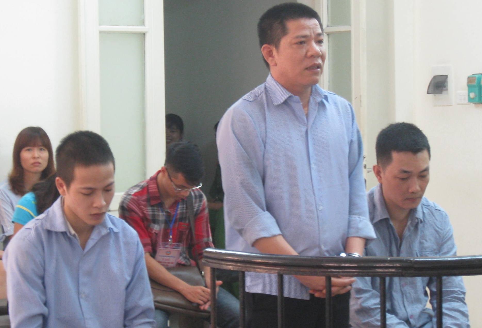 bat giu nguoi trai phap luat anh 1