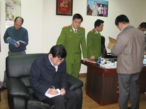 Trum da cap va dong bon lua gan 11.000 nguoi sap hau toa hinh anh