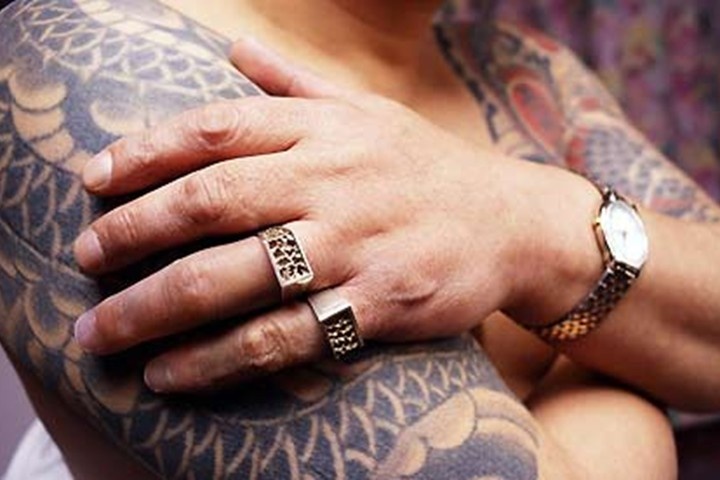 Be trai nho 'xa hoi den' giai quyet mau thuan hinh anh