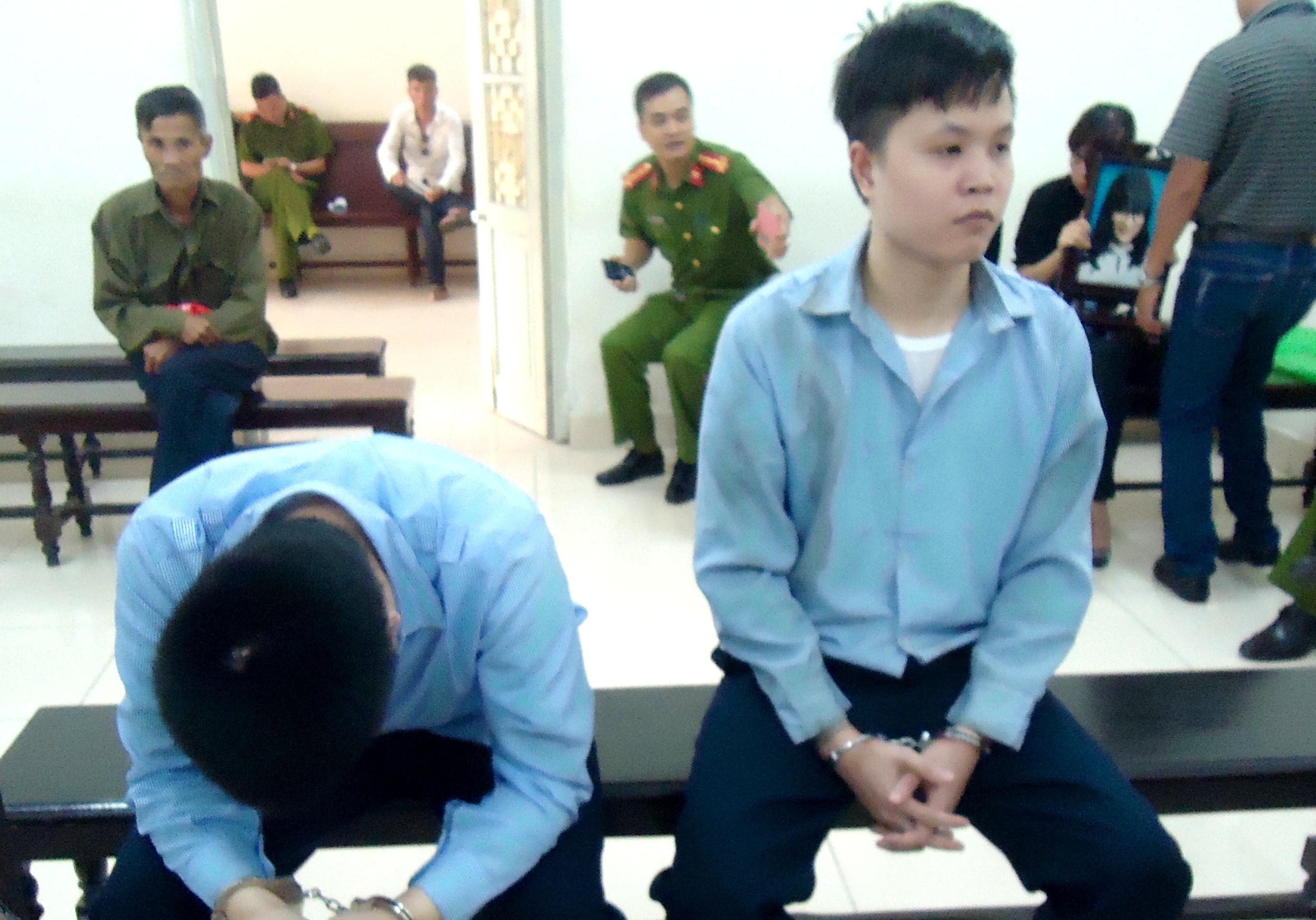 Tu hinh ke sat hai nu sinh 16 tuoi hinh anh