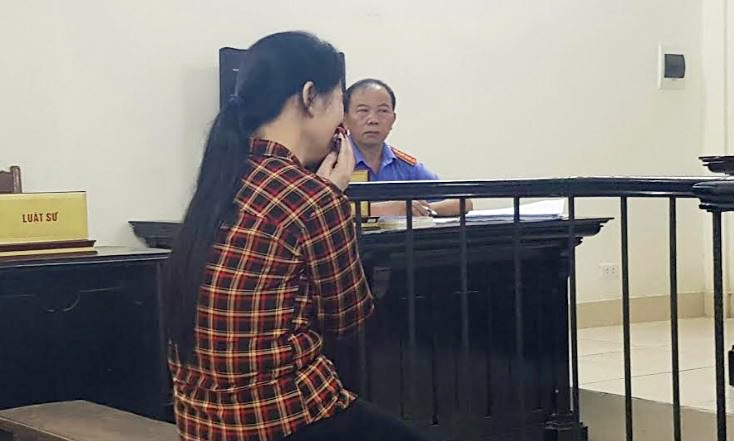 Nguoi me giet con trai vi tung quan khoc suot phien xu hinh anh