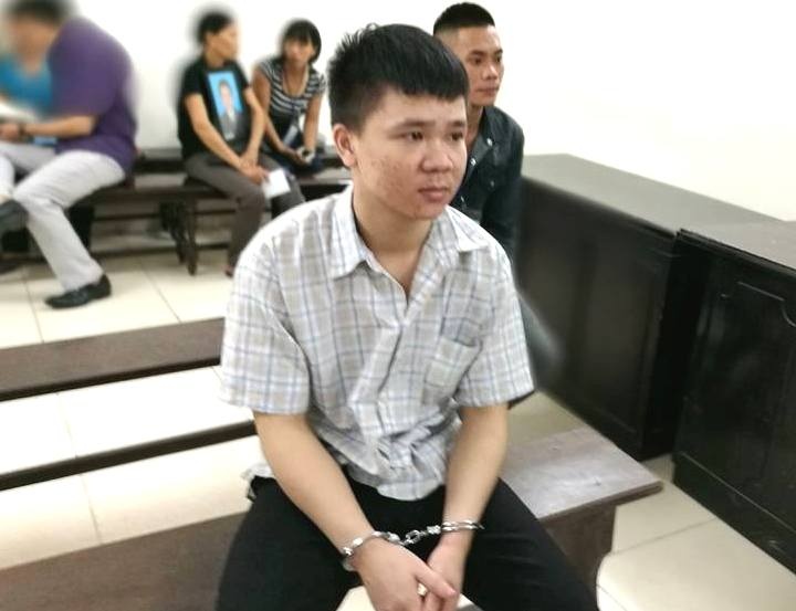 Thiet mang khi moi khach den uong bia hinh anh