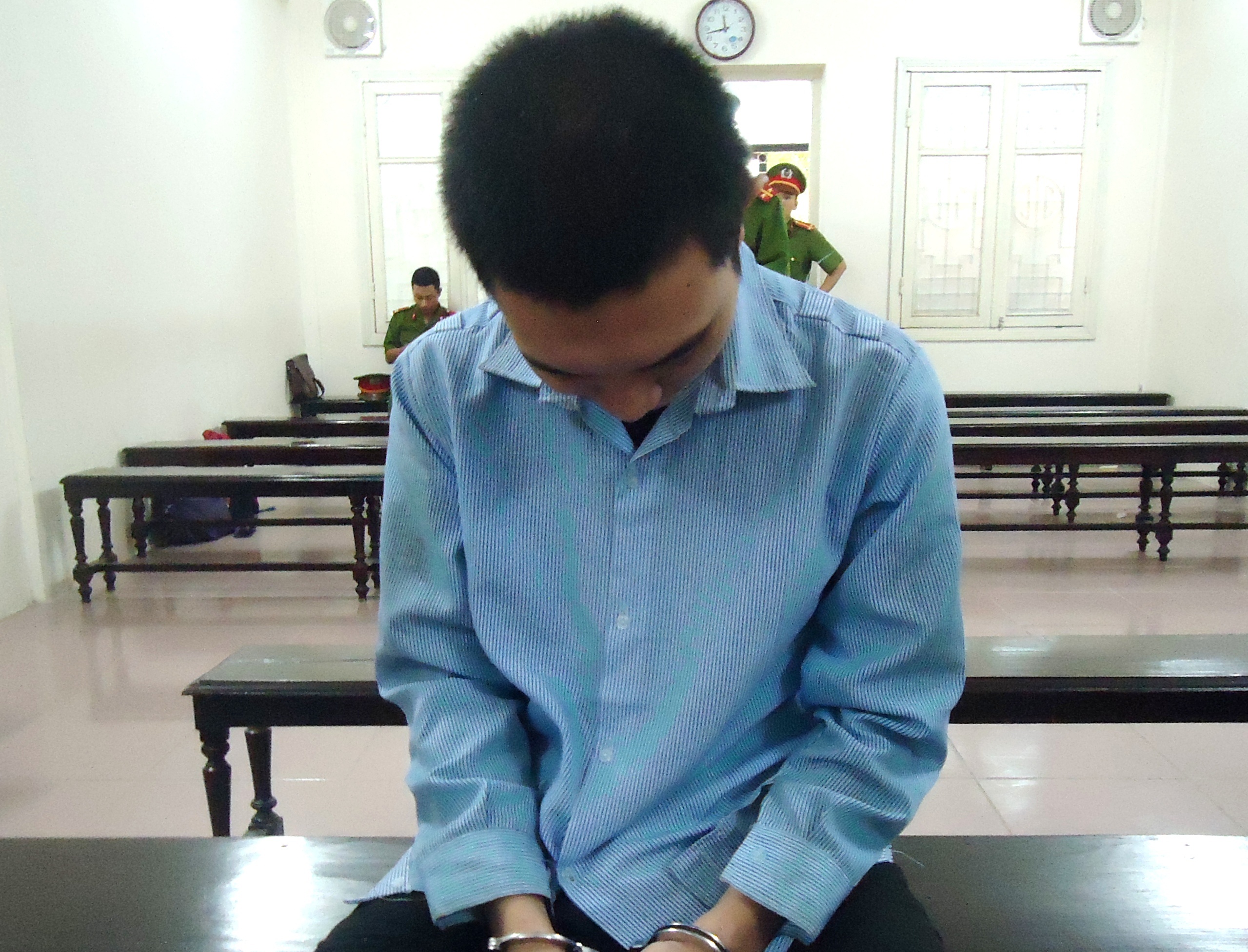 Tu hinh cuu sinh vien anh 1