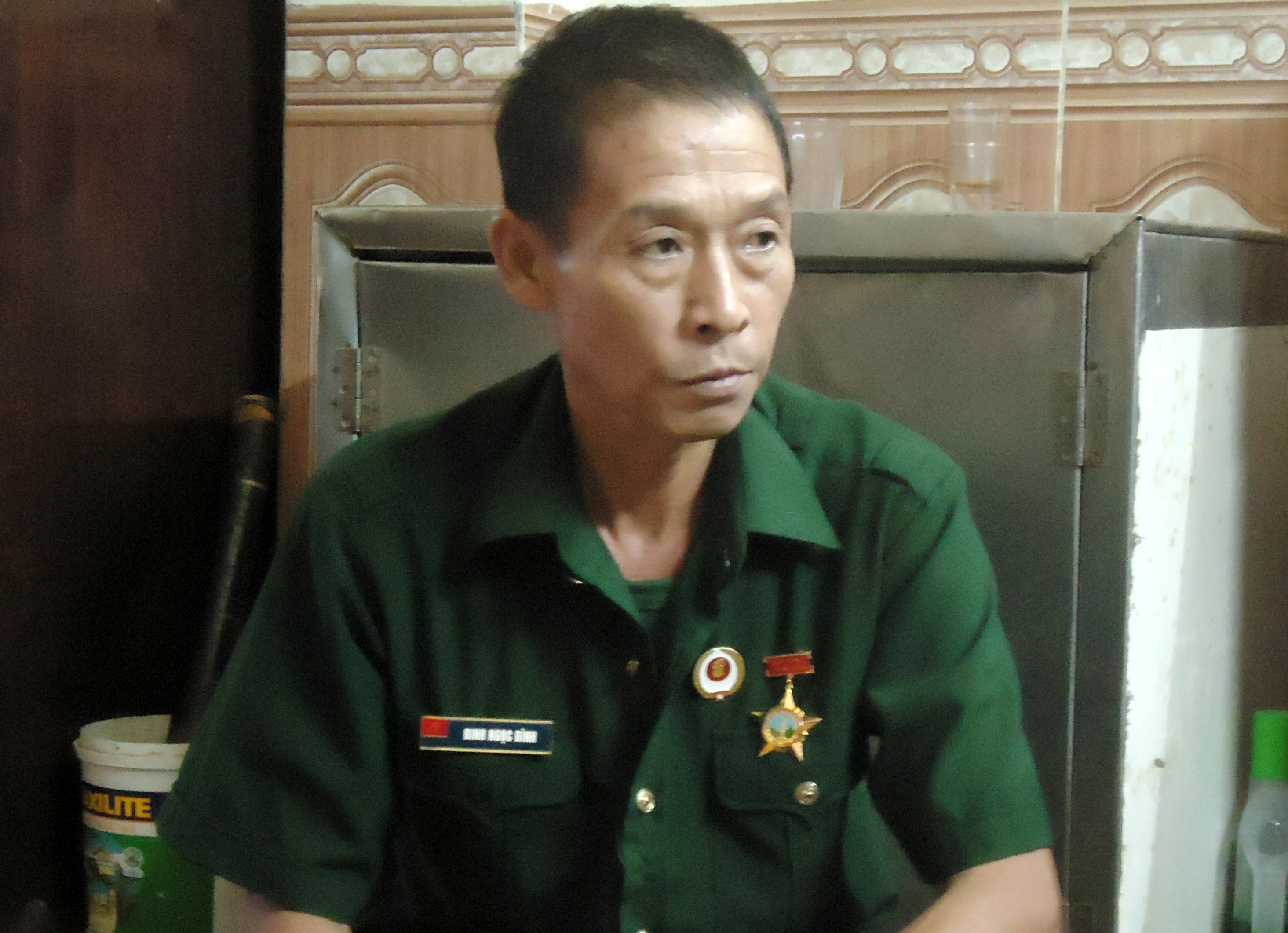 lai xich lo cho ton cua co be trai anh 1