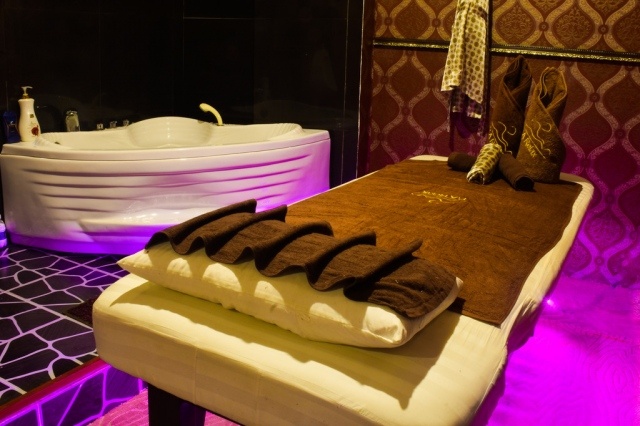 Trom gan 1.000 USD cua khach di massage hinh anh
