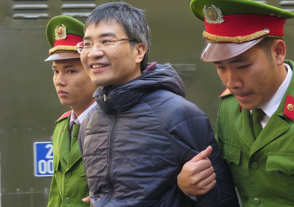 Dai an tham nhung 16 trieu USD: Nhieu bi cao choi toi hinh anh