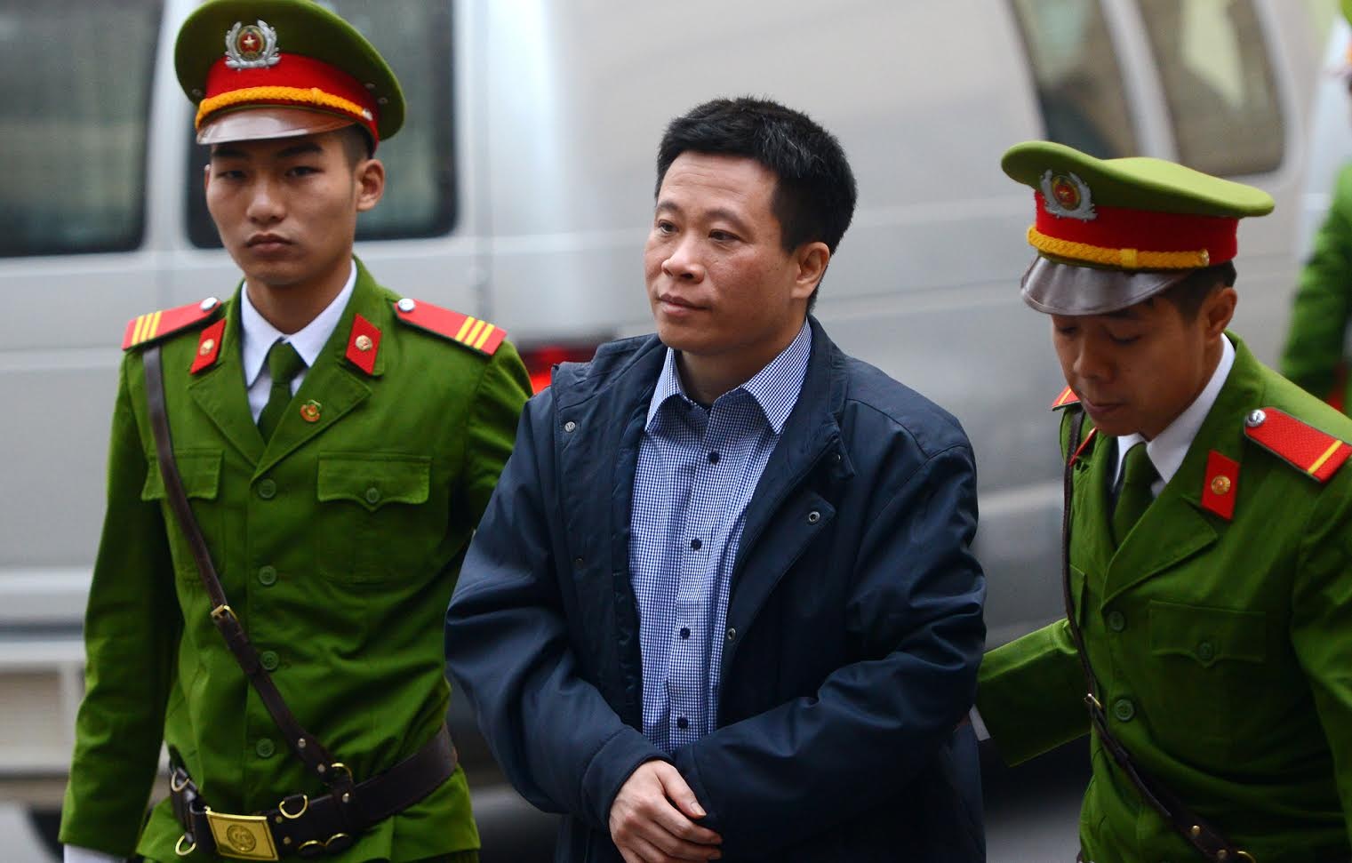 Ha Van Tham noi gi ve khoan tien 500 ty dong tai phien toa hinh anh