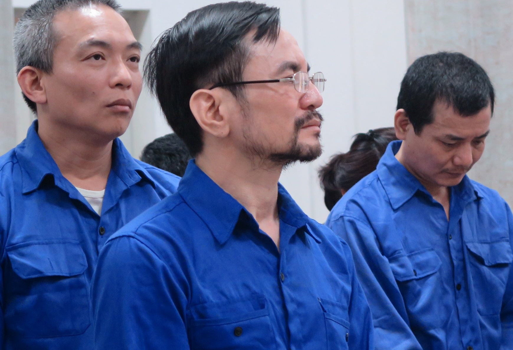 Vu chiem doat 860 ty: Cuu giam doc chi nhanh ngan hang linh 23 nam tu hinh anh