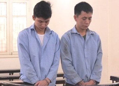 Hai anh em ru nhau di trom oto duoc giam an hinh anh