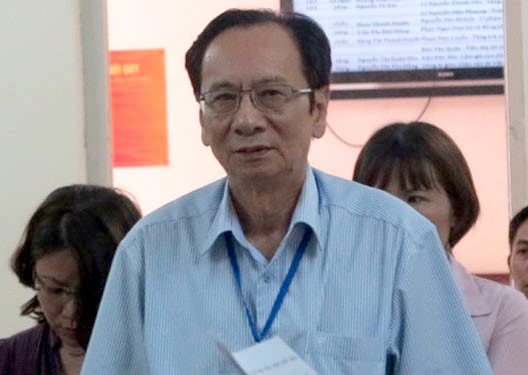 Chuyen toi danh cuu giam doc lien quan vu an tron thue hinh anh