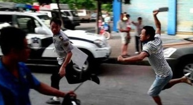 Linh an vi ‘giup suc tinh than’ cho dong bon chem cong an hinh anh