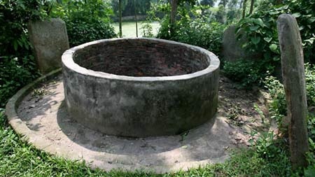 Nem vo xuong gieng de phi tang hinh anh