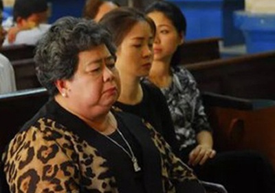 Nữ đại gia Hứa Thị Phấn vắng mặt tại tòa ảnh 1 Nu dai gia Hua Thi Phan vang mat tai toa anh 1