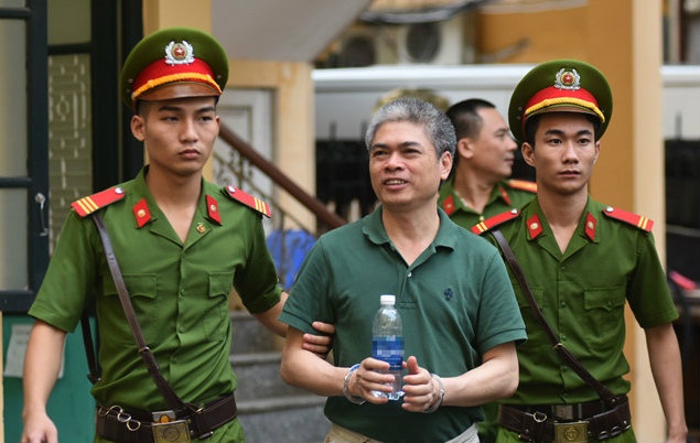 Cuu TGD Oceanbank khai 'chuc tet lanh dao 200 trieu dong' hinh anh