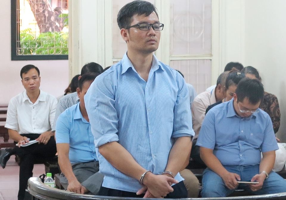 người bị cáo buộc trộm vàng đòi tự tử ảnh 1 nguoi bi cao buoc trom vang doi tu tu anh 1