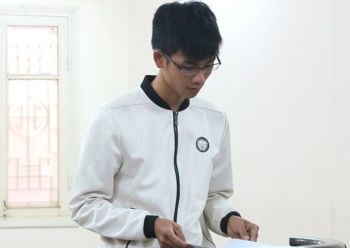 Nam 9X chuyen tao 'web den' linh 9 thang tu hinh anh