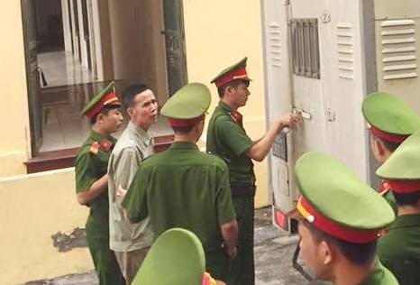 'Yeu rau xanh' lam be gai co bau linh 14 nam tu hinh anh