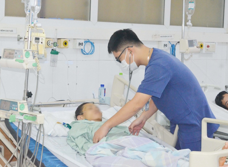 Them nhieu nguoi nhiem vi khuan 'an thit nguoi' sau bao hinh anh