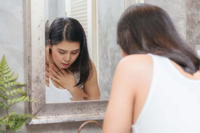 6 cach don gian giam trieu chung om nghen hinh anh