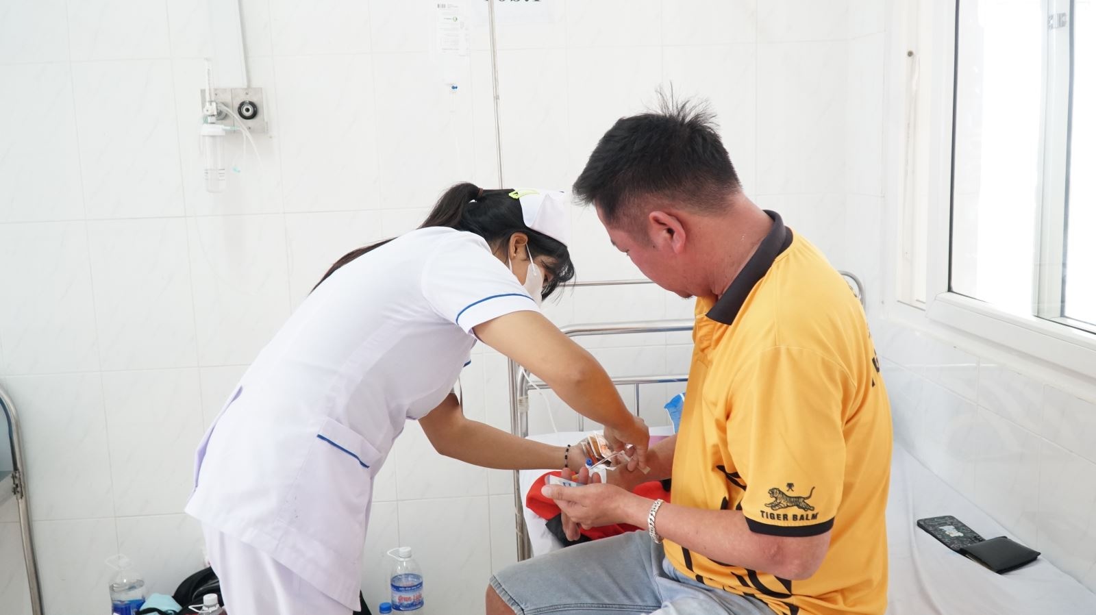 35 tuoi van phai nhap vien vi mac soi hinh anh