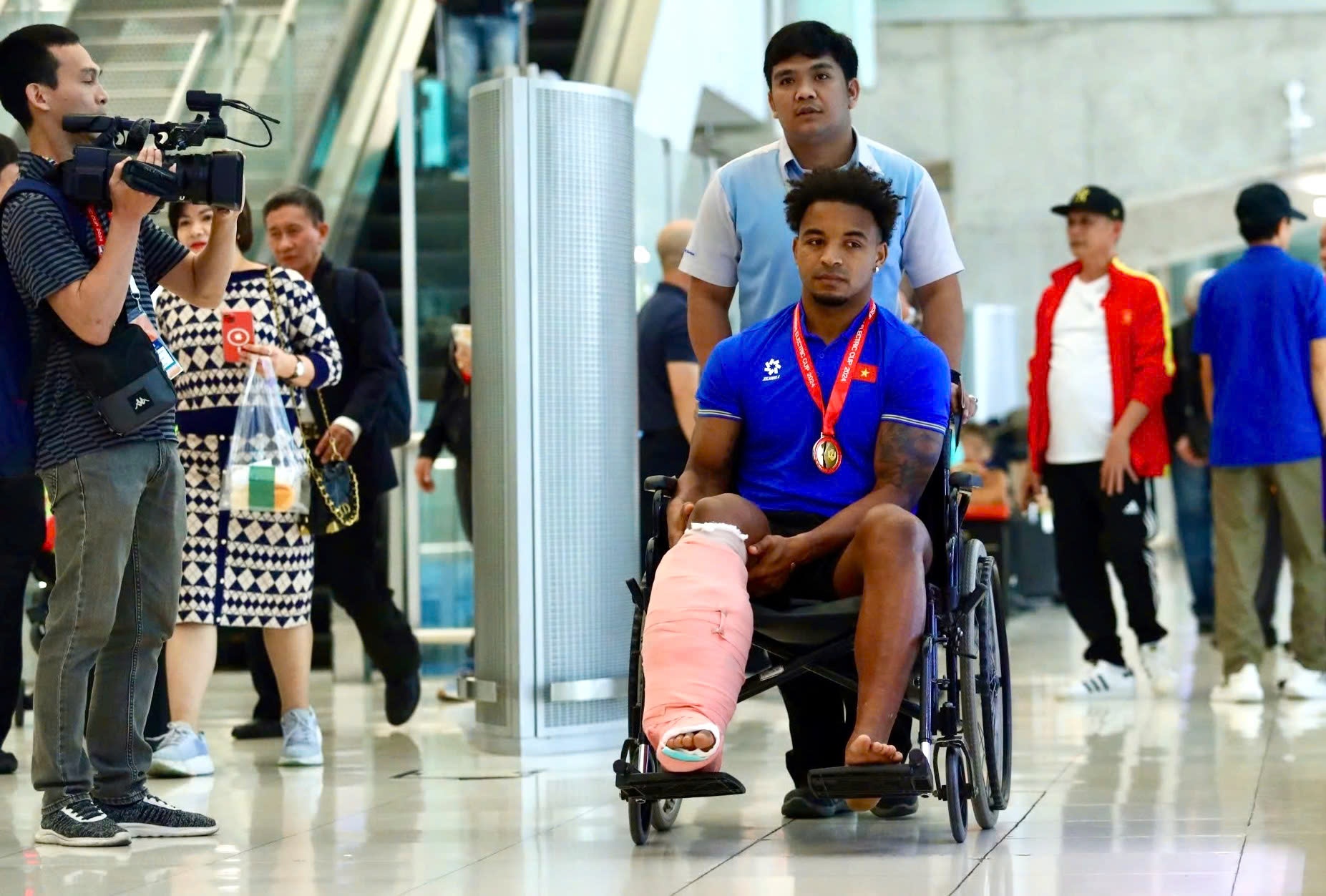 Kha nang phuc hoi sau chan thuong nang cua Xuan Son hinh anh