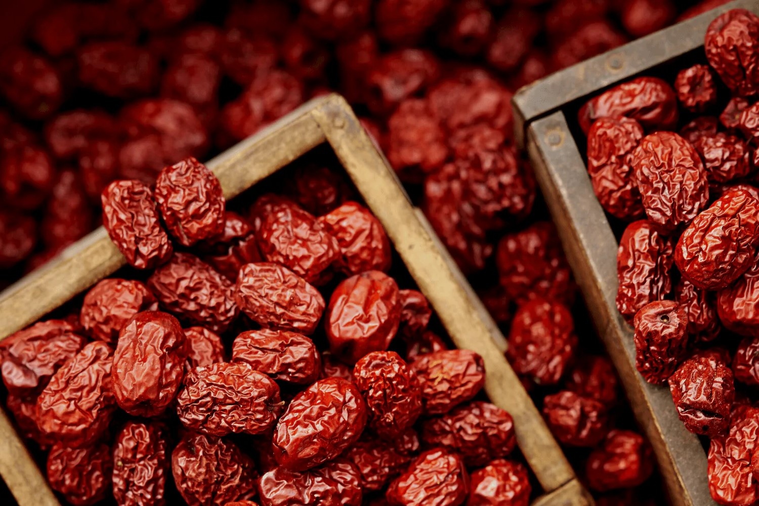 Vi sao tao do Tan Cuong duoc nguoi Viet chi nhieu tien de mua? hinh anh