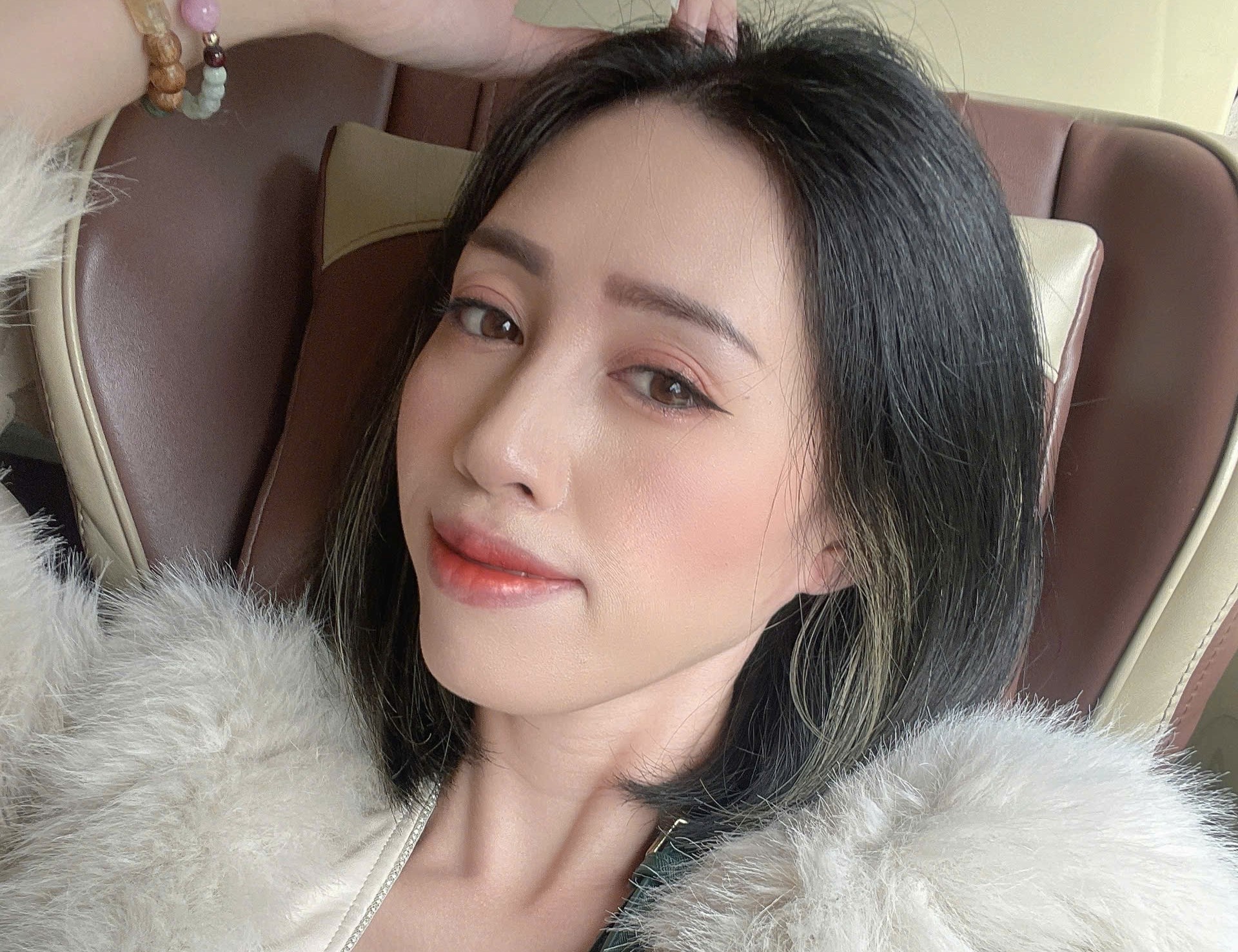 Thuc khuya, bo quen suc khoe, co gai dot quy o tuoi 33 hinh anh