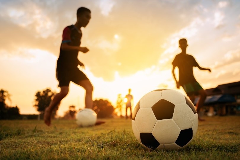 Me da bong, nguoi dan ong dut day chang 8 thang ma khong biet hinh anh