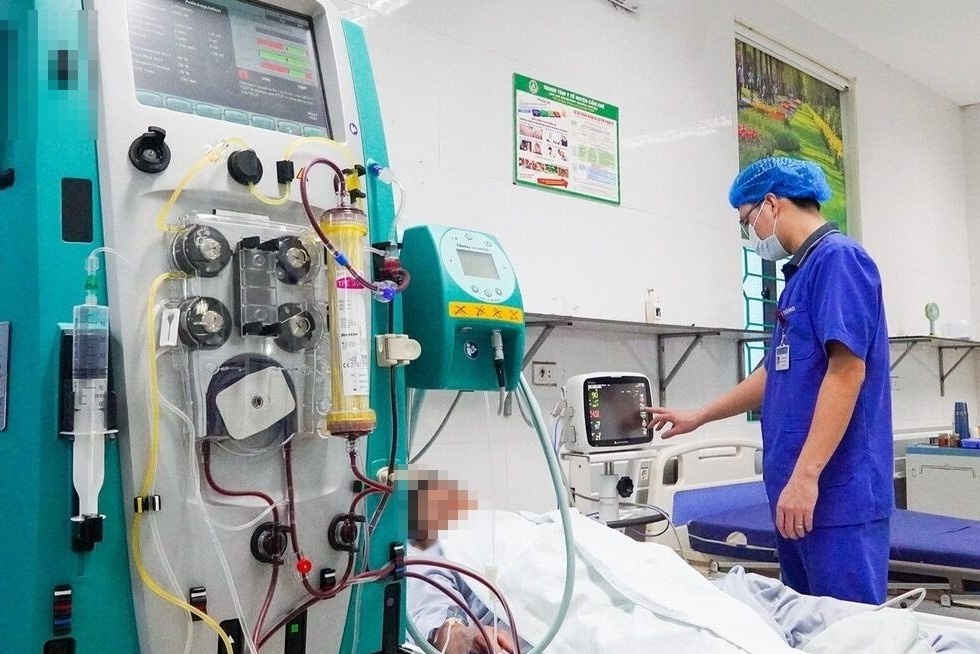 Ganh hau qua chi vi chu quan voi con dau bung hinh anh