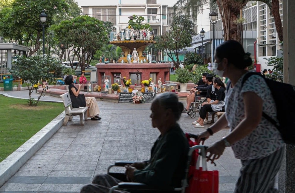 Nhung nguoi gieo hy vong tai benh vien tuyen cuoi o TP.HCM hinh anh