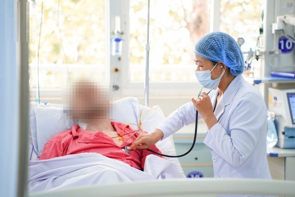 Nguoi dan ong guc nga, hon me sau giai chay marathon 42 km hinh anh