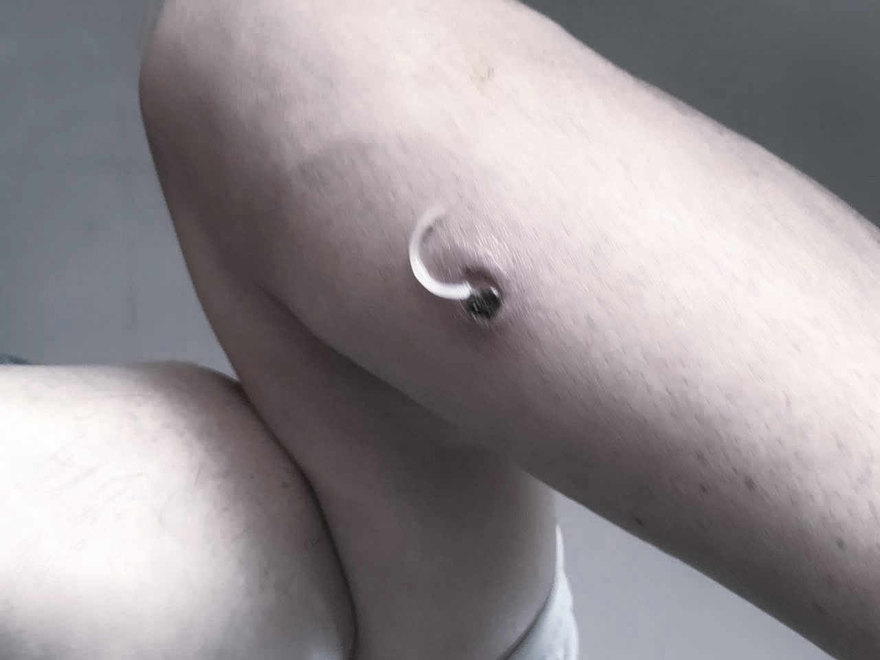 Giun rong 'duc khoet' co the nguoi dan ong hinh anh