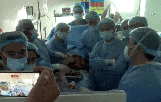 30 ngay dieu ky bac si Viet cuu thai nhi trong bung nguoi me Singapore hinh anh