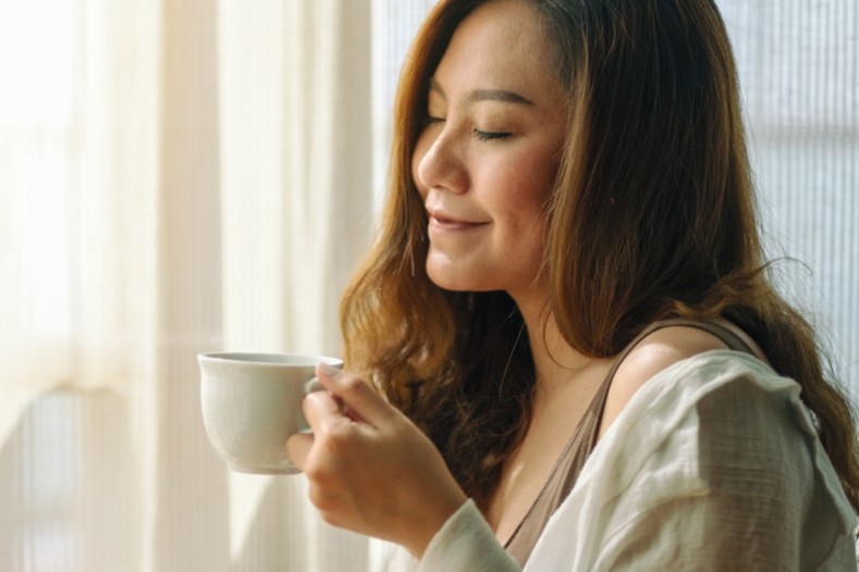 Dieu ky dieu tu ly ca phe buoi sang hinh anh