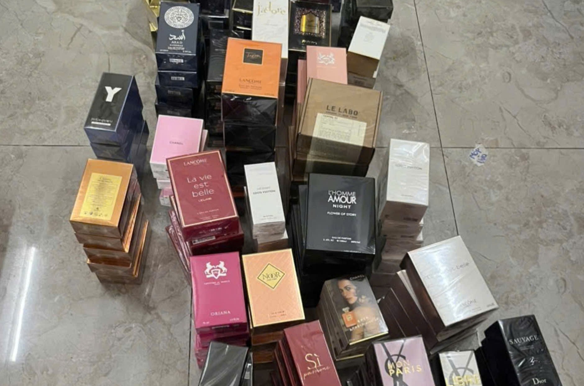 TP.HCM phat hon 1,4 ty dong voi 82 vu ban nuoc hoa gia hinh anh