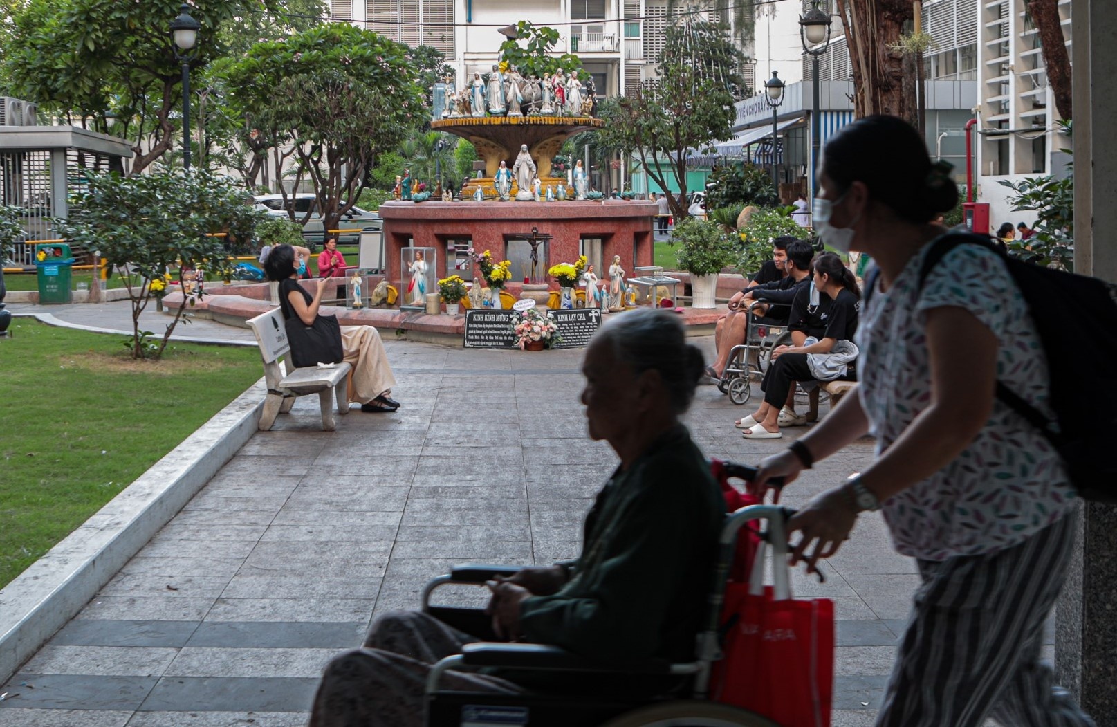 Dong vien phi cho nguoi la hinh anh