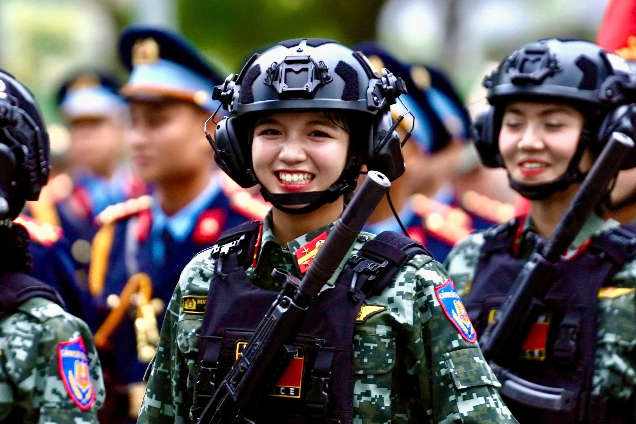 Nhung 'bong hong' tai buoi hop luyen dieu binh lan thu hai hinh anh