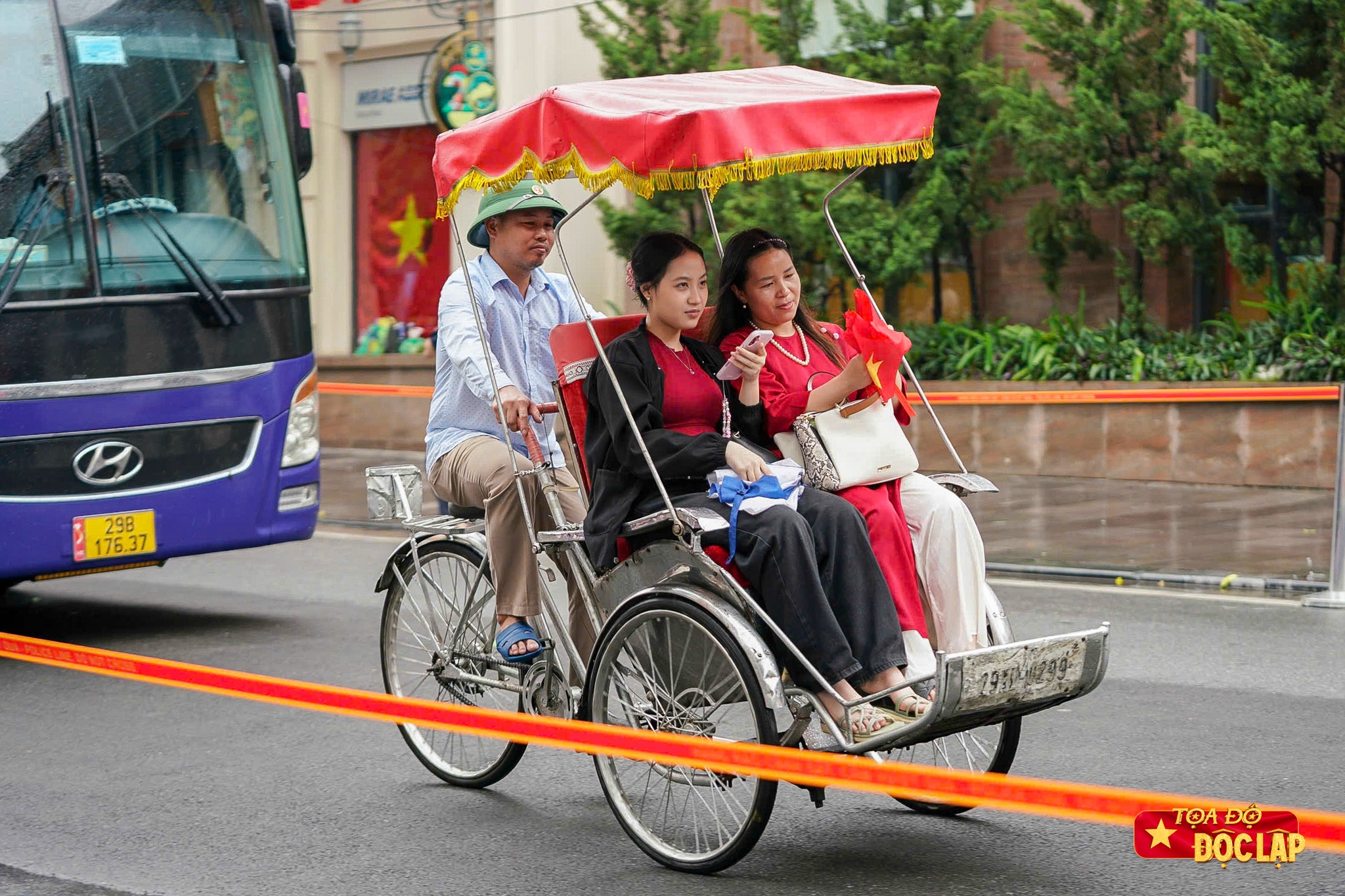 giữ chỗ diễu binh  ảnh 11 giu cho dieu binh anh 11