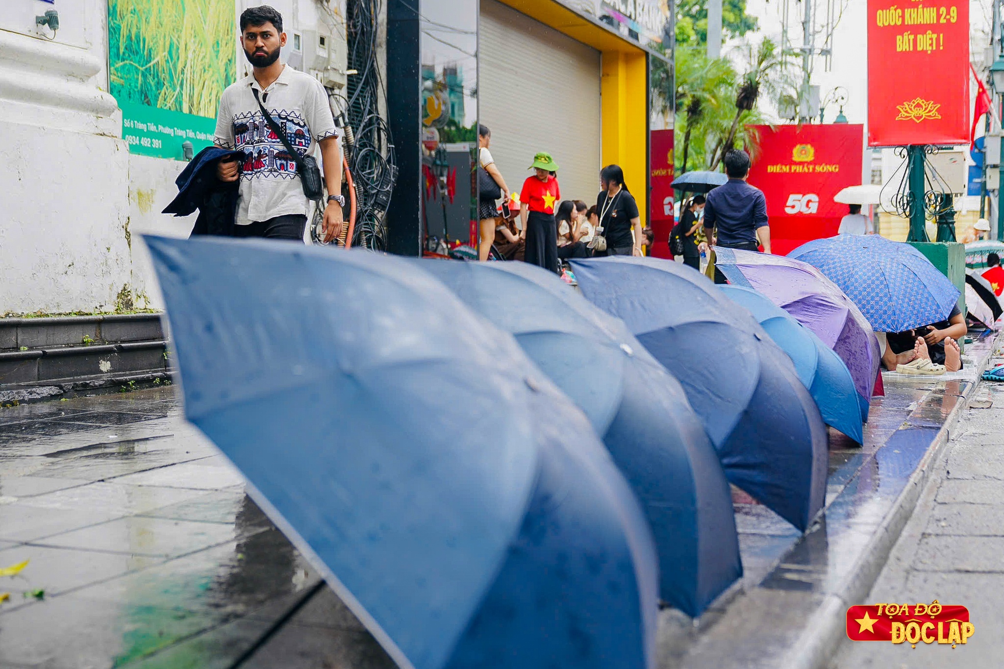 giữ chỗ diễu binh  ảnh 3 giu cho dieu binh anh 3
