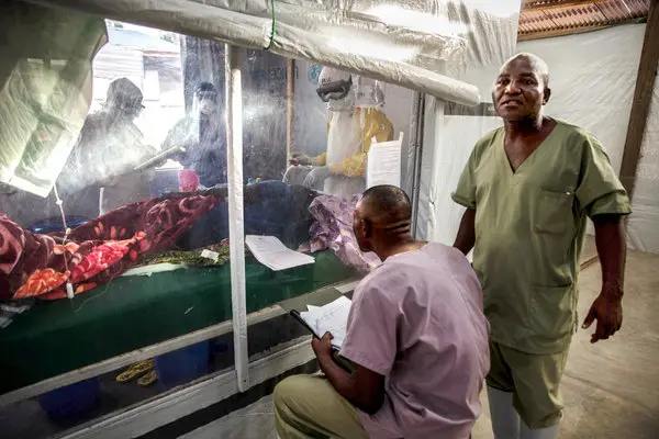 Ebola anh 1